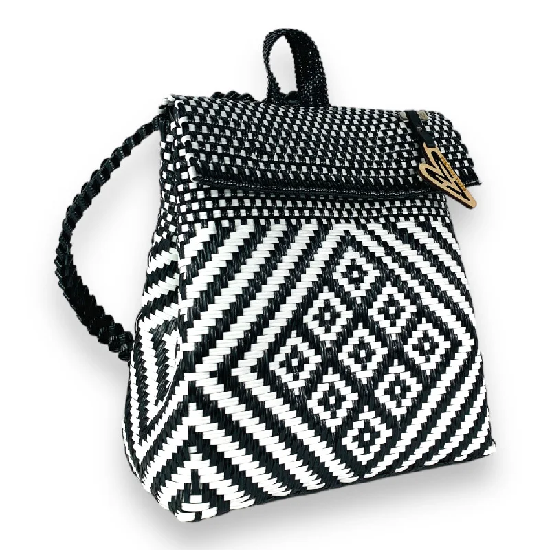 Maria Victoria | Moonlight BK | Upcycled, Handwoven, Black&White Backpack