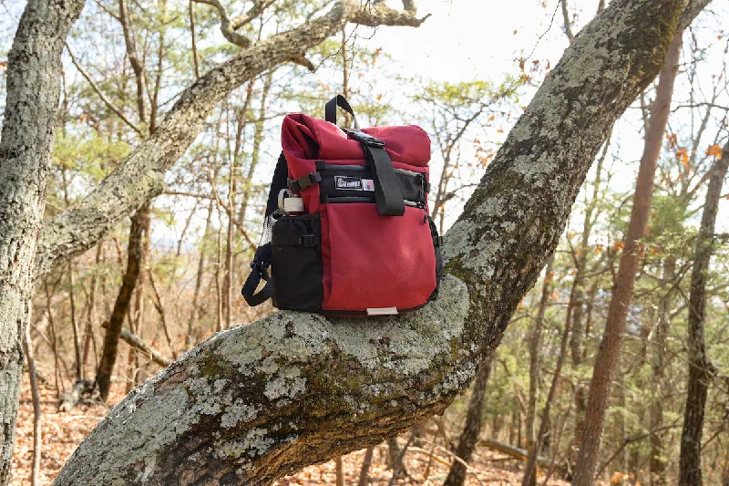 Medium Roll Top Backpack: 22L